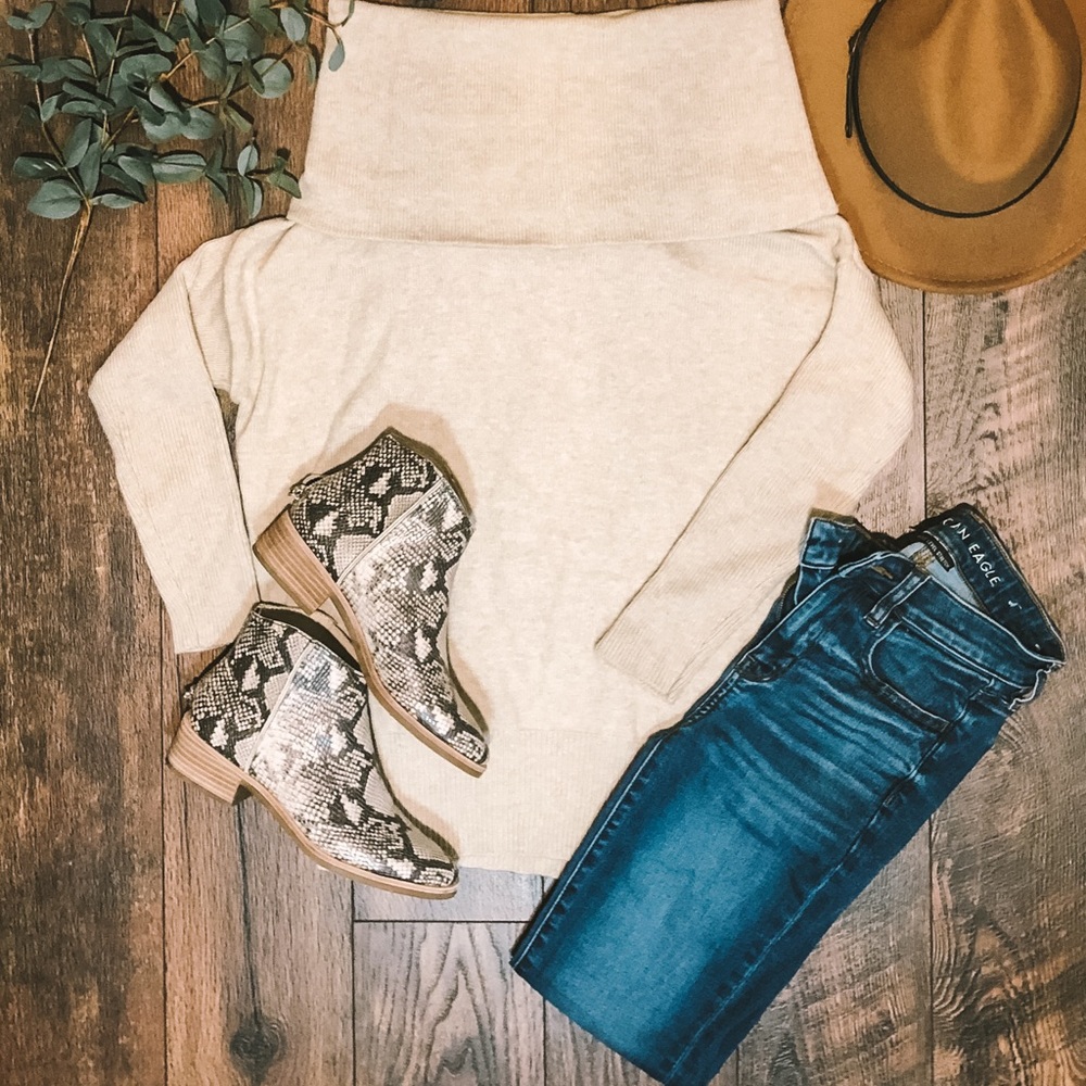 Cowl/Off the Shoulder Sweater